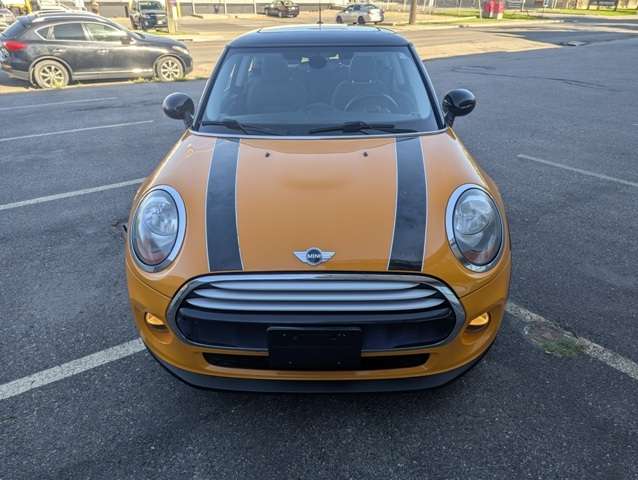 2014 MINI Minicp 2dr Cpe, oranžová, 83 800 km, dovoz Kanada — foto 2 z 5