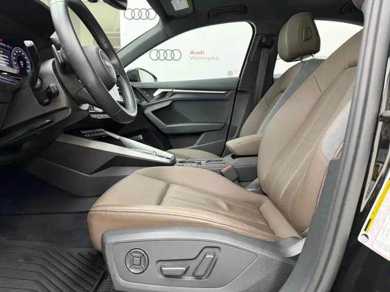 2023 Audi A3 Progressiv, černá, 25 157 km, dovoz Kanada — foto 11 z 12