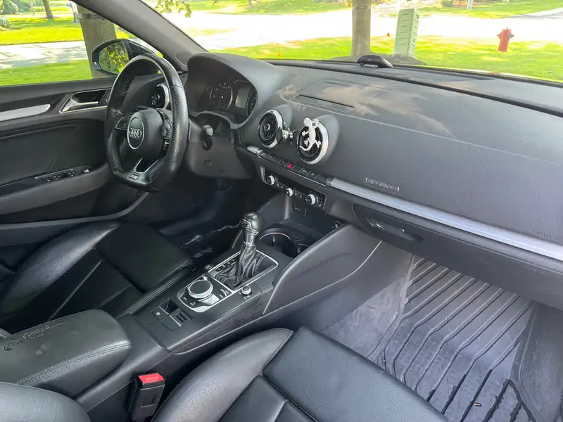 2018 Audi A3 Progressiv, 210 000 km, dovoz Kanada — foto 4 z 5