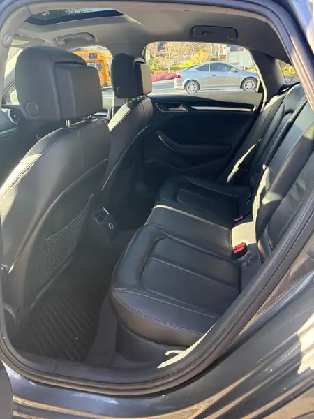 2018 Audi A3 Progressiv, šedá, 63 100 km, dovoz Kanada — foto 11 z 12