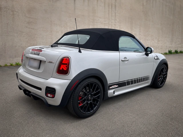 2012 MINI John Cooper Works, stříbrná, 53 000 km, dovoz Kanada — foto 2 z 5