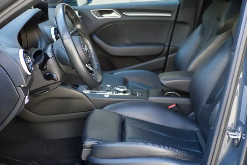 2018 Audi A3 Technik, šedá, 75 500 km, dovoz Kanada — foto 5 z 10