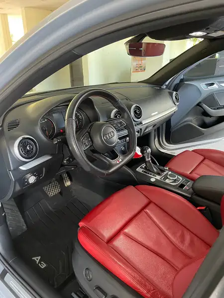 2020 Audi A3 Progressiv, stříbrná, 80 500 km, dovoz Kanada — foto 8 z 12