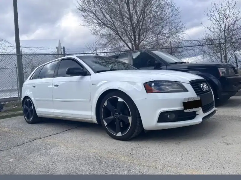 2013 Audi A3 Progressiv, bílá, 196 500 km, dovoz Kanada — foto 3 z 6