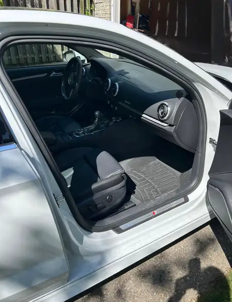 2017 Audi A3 Technik, bílá, 96 000 km, dovoz Kanada — foto 7 z 7