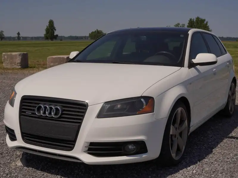 2012 Audi A3 Progressiv, bílá, 192 000 km, dovoz Kanada — foto 2 z 12