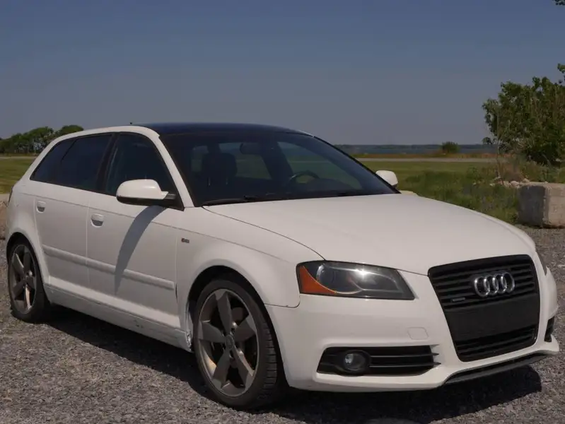 2012 Audi A3 Progressiv, bílá, 192 000 km, dovoz Kanada — foto 3 z 12