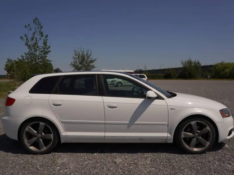 2012 Audi A3 Progressiv, bílá, 192 000 km, dovoz Kanada — foto 7 z 12