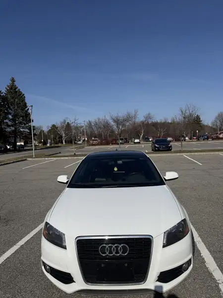 2012 Audi A3 Progressiv, bílá, 221 000 km, dovoz Kanada — foto 4 z 8