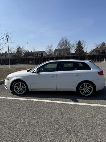 2012 Audi A3 Progressiv, bílá, 221 000 km, dovoz Kanada — foto 6 z 8