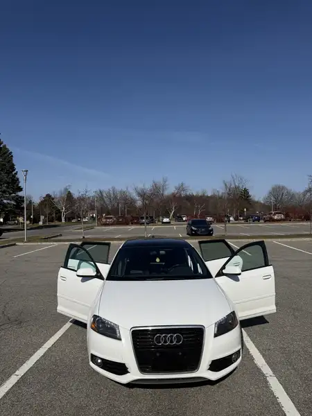 2012 Audi A3 Progressiv, bílá, 221 000 km, dovoz Kanada — foto 7 z 8