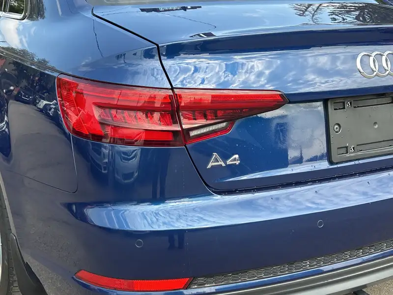 2017 Audi A4 Progressiv, modrá, 172 285 km, dovoz Kanada — foto 6 z 12