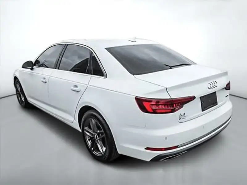 2019 Audi A4 45 PROGRESSIV, bílá, 98 116 km, dovoz Kanada — foto 7 z 12