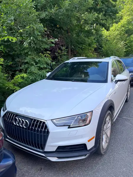 2017 Audi A4 Progressiv, bílá, 126 000 km, dovoz Kanada — foto 5 z 6