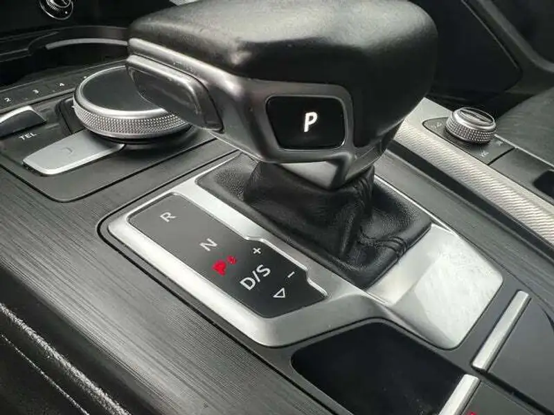 2017 Audi A4 Progressiv, bílá, 138 007 km, dovoz Kanada — foto 4 z 12