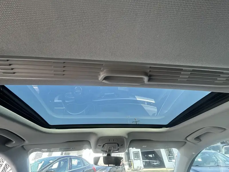 2017 Audi A4 Progressiv, 148 000 km, dovoz Kanada — foto 12 z 12