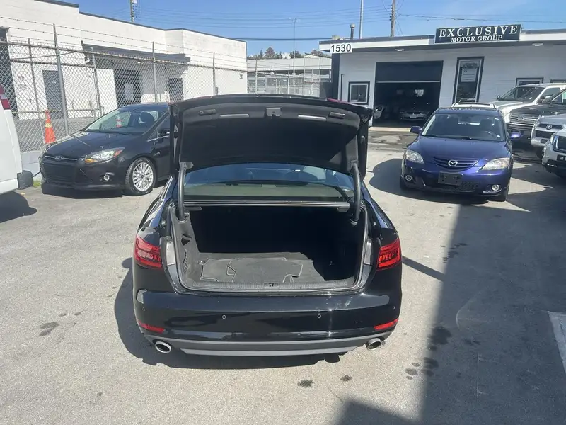 2017 Audi A4 Progressiv, 148 000 km, dovoz Kanada — foto 8 z 12