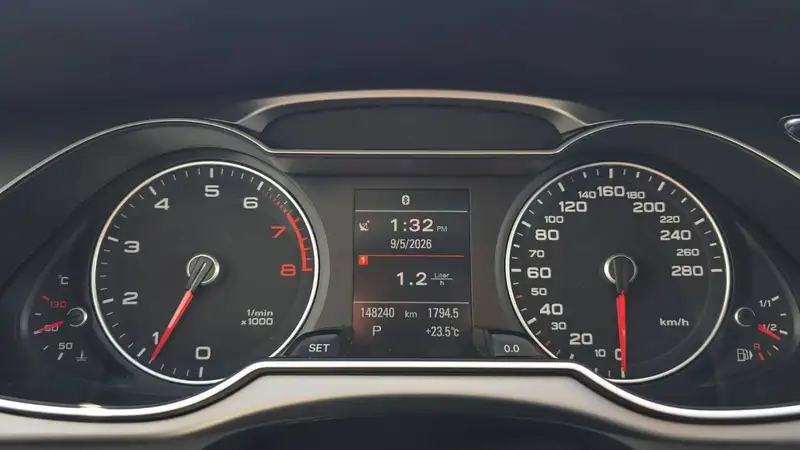 2014 Audi A4 Technik, šedá, 148 000 km, dovoz Kanada — foto 12 z 12