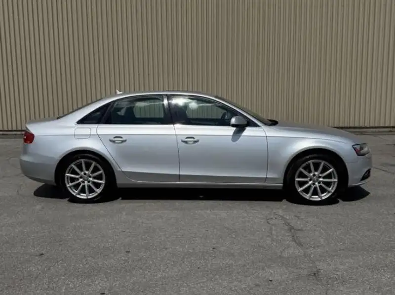 2014 Audi A4 Progressiv, stříbrná, 130 000 km, dovoz Kanada — foto 3 z 12
