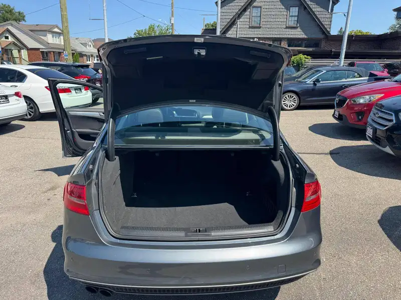 2016 Audi A4 Progressiv plus, šedá, 100 995 km, dovoz Kanada — foto 11 z 12