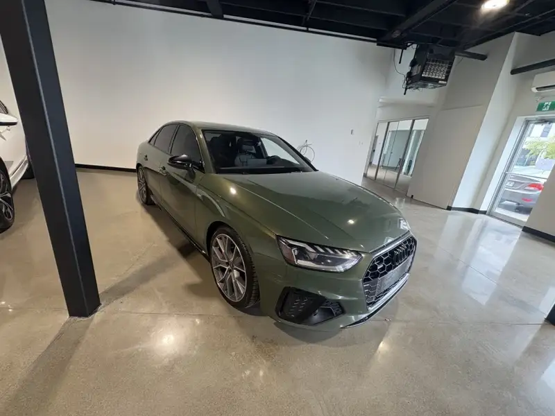 2023 Audi A4 Progressiv, zelená, 68 565 km, dovoz Kanada — foto 3 z 9