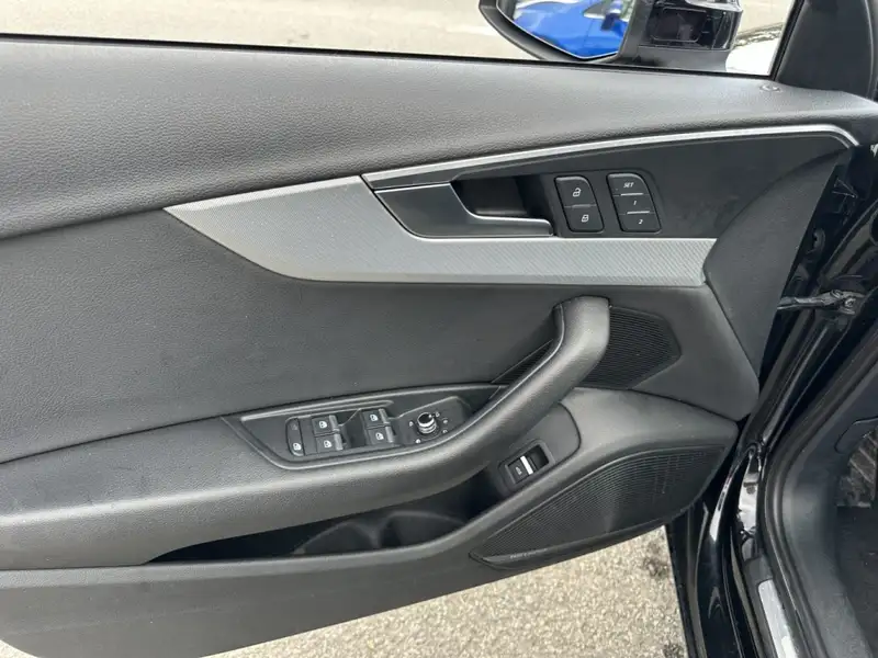 2019 Audi A4 Technik, černá, 110 223 km, dovoz Kanada — foto 8 z 12