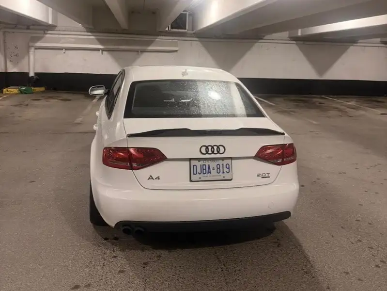 2012 Audi A4 Premium Plus, bílá, 106 694 km, dovoz Kanada — foto 3 z 4