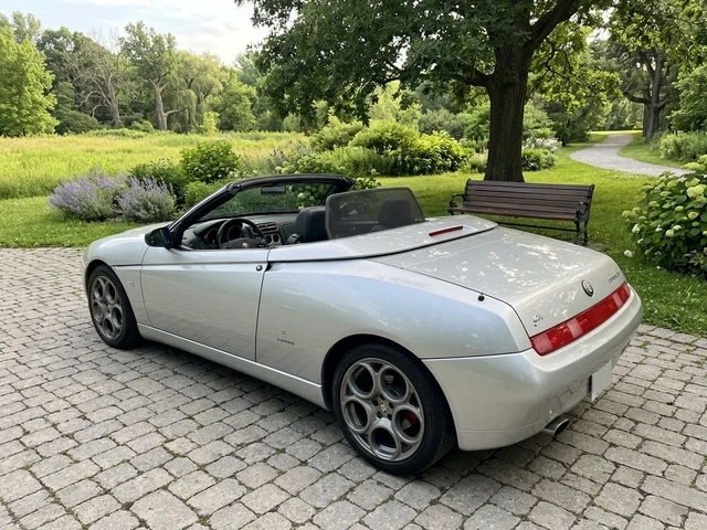 1996 Alpharomeo Spider premium, stříbrná, 162 km, dovoz Kanada — foto 2 z 5