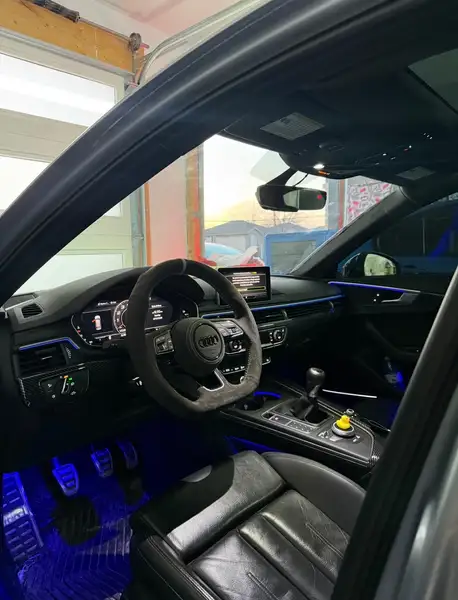 2017 Audi A4 Technik, stříbrná, 170 000 km, dovoz Kanada — foto 4 z 5