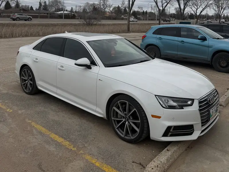 2018 Audi A4 Progressiv, bílá, 150 000 km, dovoz Kanada — foto 10 z 12