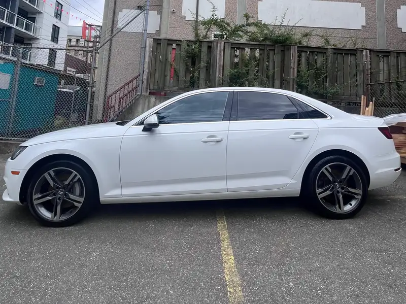 2017 Audi A4 Technik, bílá, 139 700 km, dovoz Kanada — foto 2 z 12