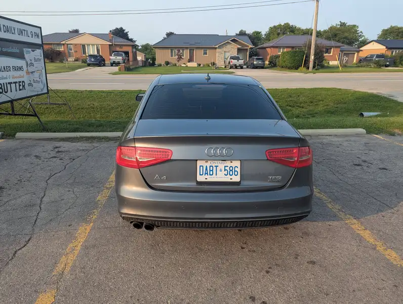 2016 Audi A4 Progressiv plus, šedá, 202 185 km, dovoz Kanada — foto 2 z 9