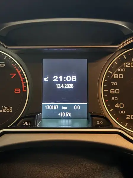 2014 Audi A4 Technik, černá, 170 386 km, dovoz Kanada — foto 10 z 12