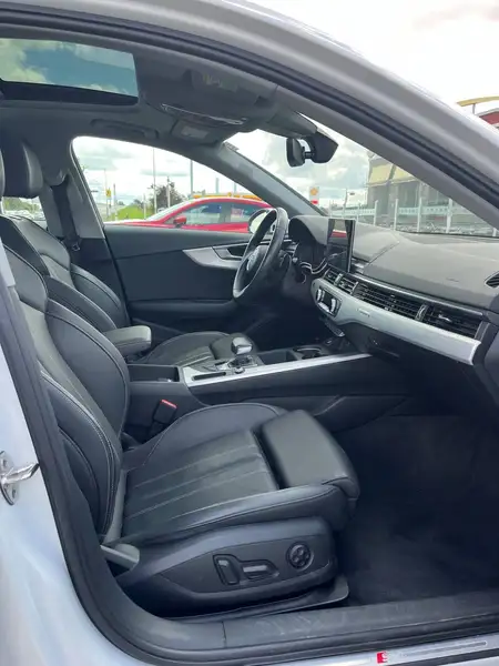 2020 Audi A4 Technik, bílá, 59 000 km, dovoz Kanada — foto 5 z 10