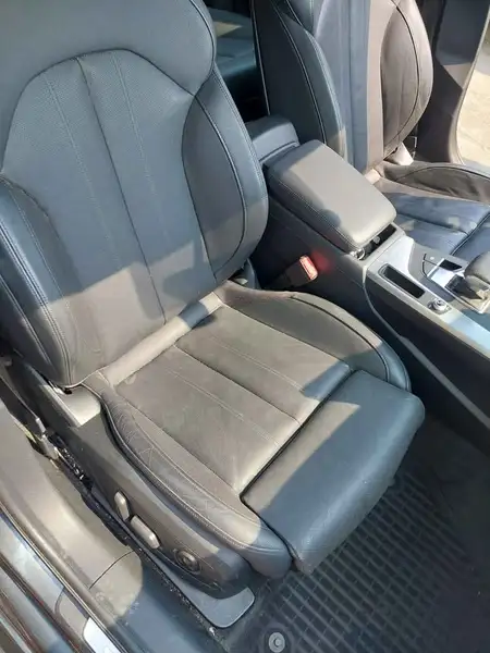 2017 Audi A4 Progressiv, šedá, 192 000 km, dovoz Kanada — foto 7 z 9