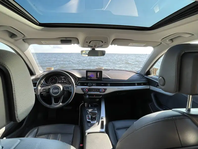 2018 Audi A4, stříbrná, 240 000 km, dovoz Kanada — foto 10 z 12