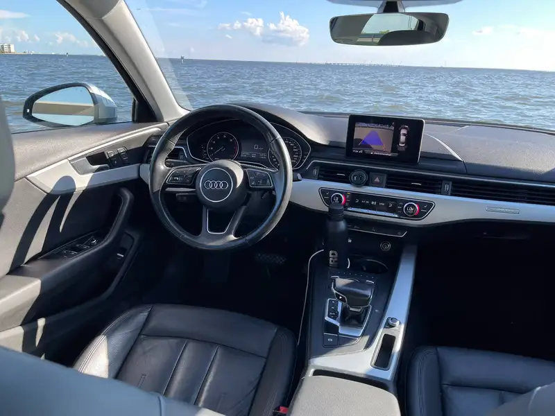2018 Audi A4, stříbrná, 240 000 km, dovoz Kanada — foto 12 z 12