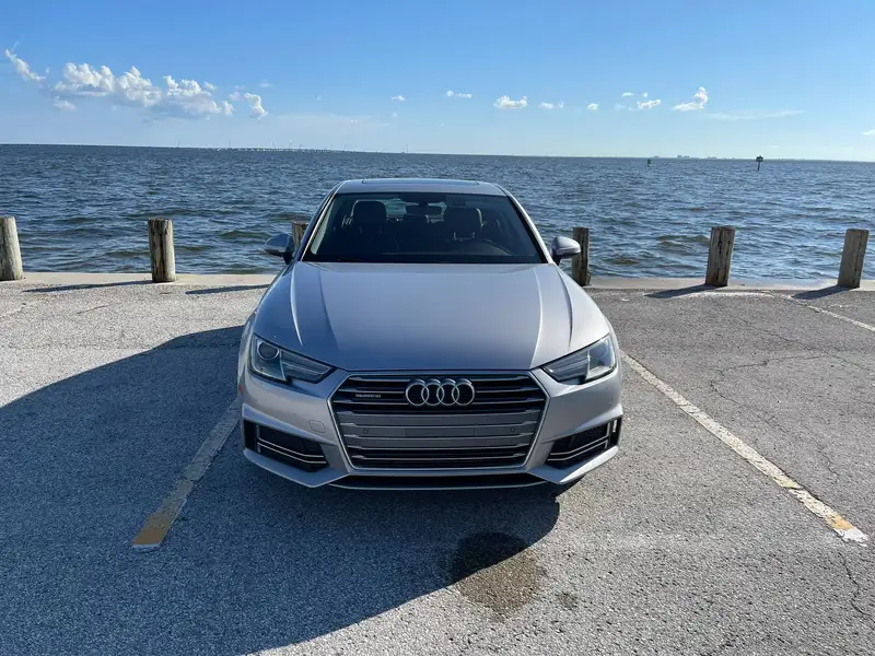 2018 Audi A4, stříbrná, 240 000 km, dovoz Kanada — foto 3 z 12