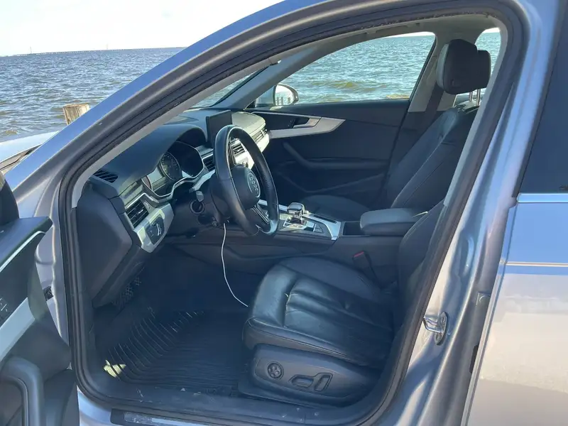 2018 Audi A4, stříbrná, 240 000 km, dovoz Kanada — foto 9 z 12