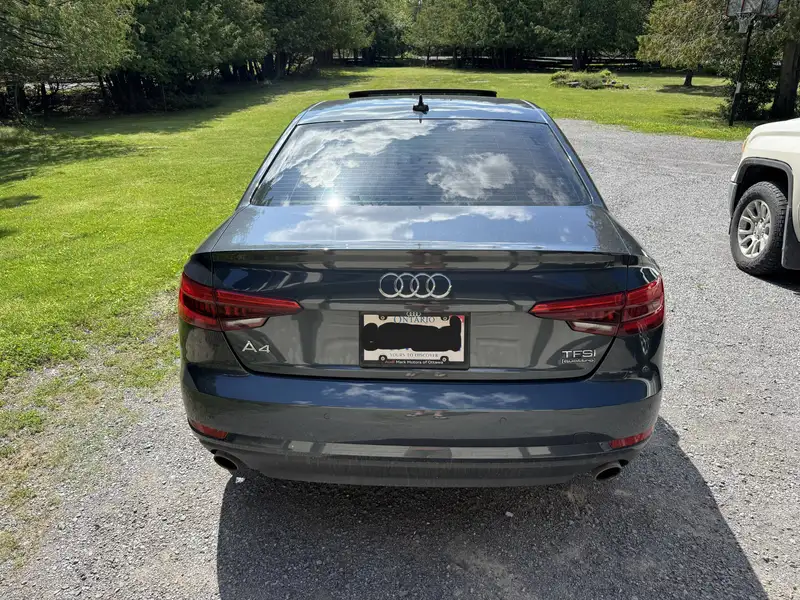 2017 Audi A4 Progressiv, šedá, 219 000 km, dovoz Kanada — foto 5 z 7