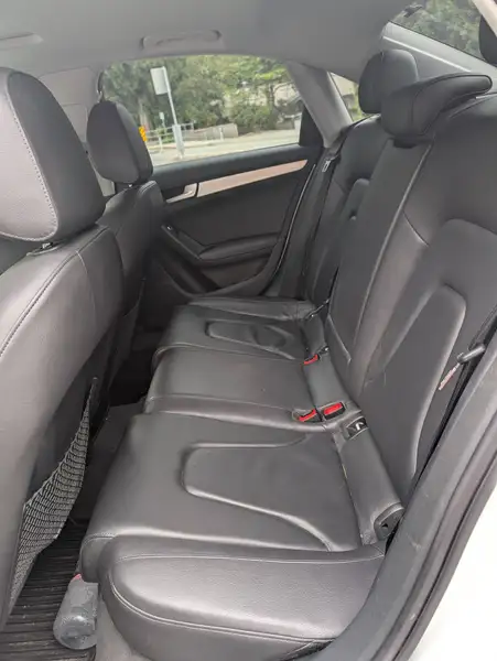 2014 Audi A4 Progressiv, bílá, 220 000 km, dovoz Kanada — foto 11 z 11