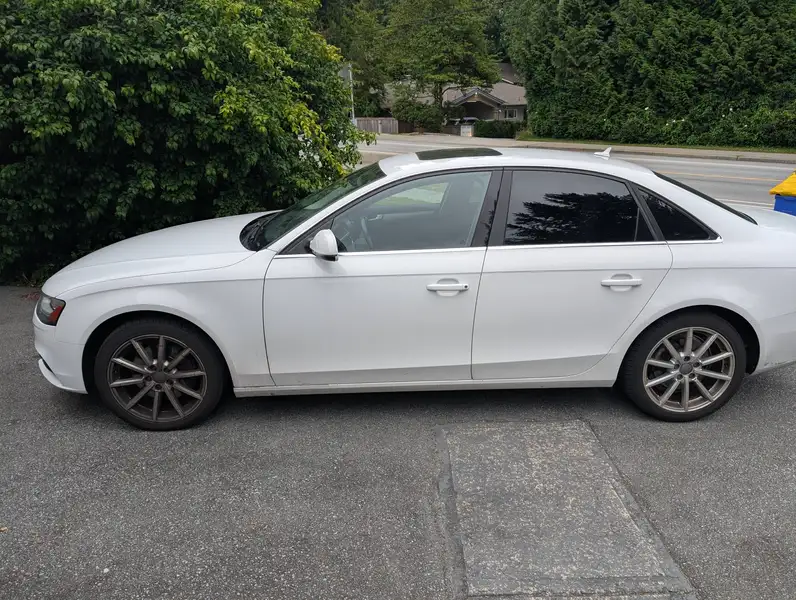 2014 Audi A4 Progressiv, bílá, 220 000 km, dovoz Kanada — foto 3 z 11