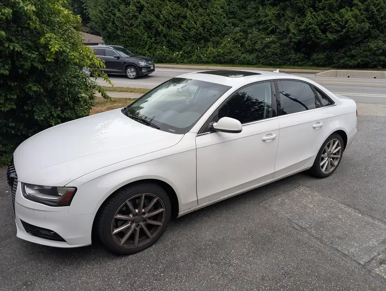 2014 Audi A4 Progressiv, bílá, 220 000 km, dovoz Kanada — foto 4 z 11