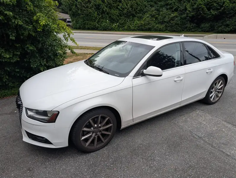 2014 Audi A4 Progressiv, bílá, 220 000 km, dovoz Kanada — foto 6 z 11