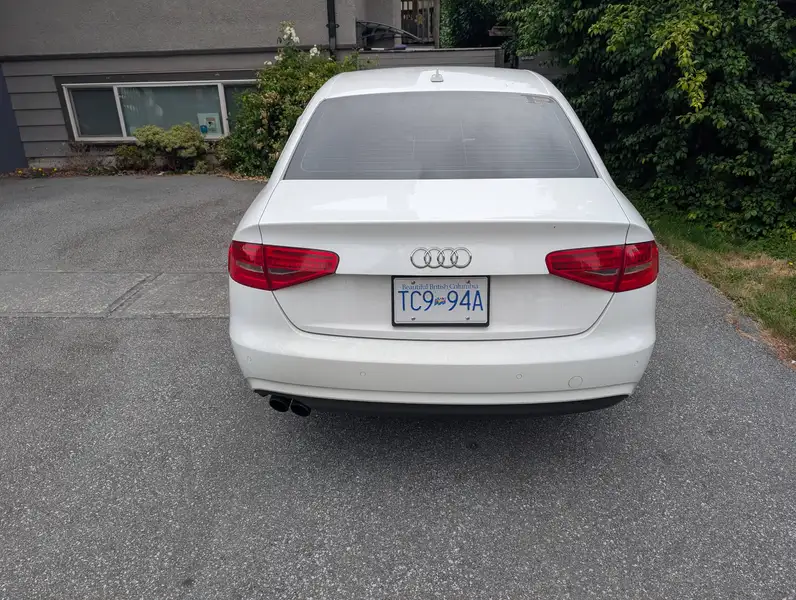 2014 Audi A4 Progressiv, bílá, 220 000 km, dovoz Kanada — foto 7 z 11