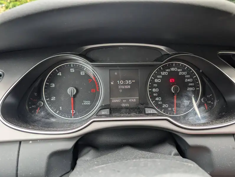 2014 Audi A4 Progressiv, bílá, 220 000 km, dovoz Kanada — foto 8 z 11