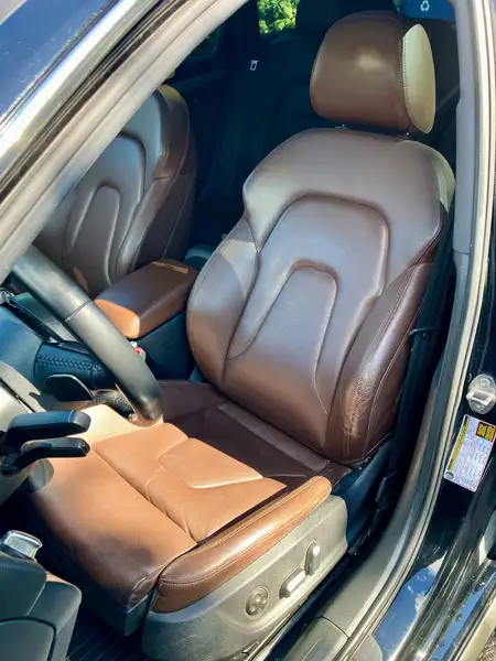 2014 Audi A4 Progressiv, černá, 182 000 km, dovoz Kanada — foto 12 z 12