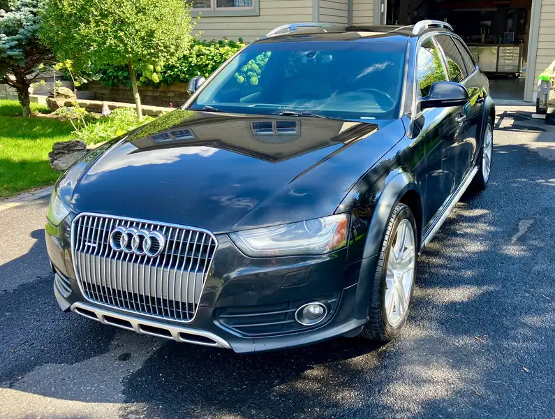 2014 Audi A4 Progressiv, černá, 182 000 km, dovoz Kanada — foto 2 z 12