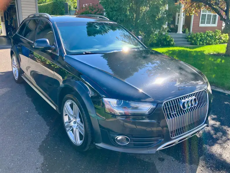 2014 Audi A4 Progressiv, černá, 182 000 km, dovoz Kanada — foto 3 z 12