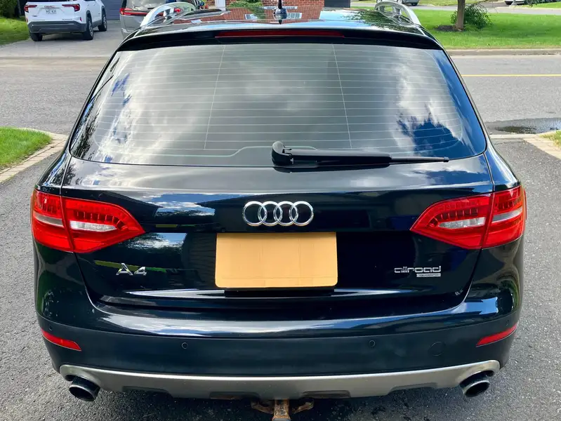 2014 Audi A4 Progressiv, černá, 182 000 km, dovoz Kanada — foto 5 z 12